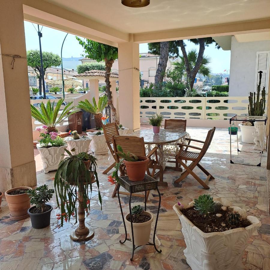 Bouganville Casa Vacanza Ambiente Climatizzato Con Wi Fi Пинето Экстерьер фото