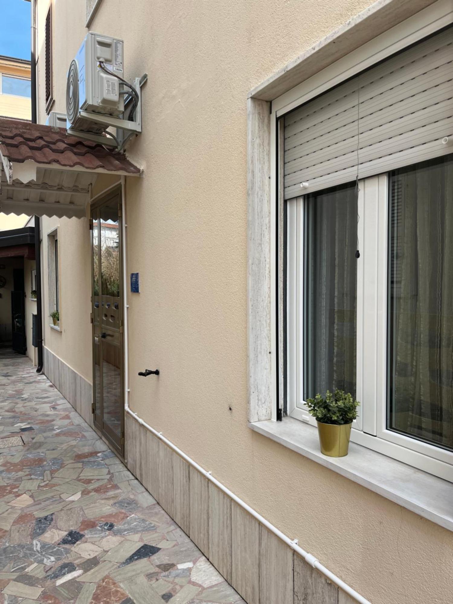 Bouganville Casa Vacanza Ambiente Climatizzato Con Wi Fi Пинето Экстерьер фото