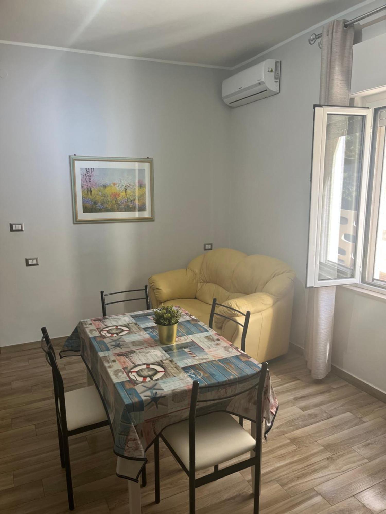 Bouganville Casa Vacanza Ambiente Climatizzato Con Wi Fi Пинето Экстерьер фото