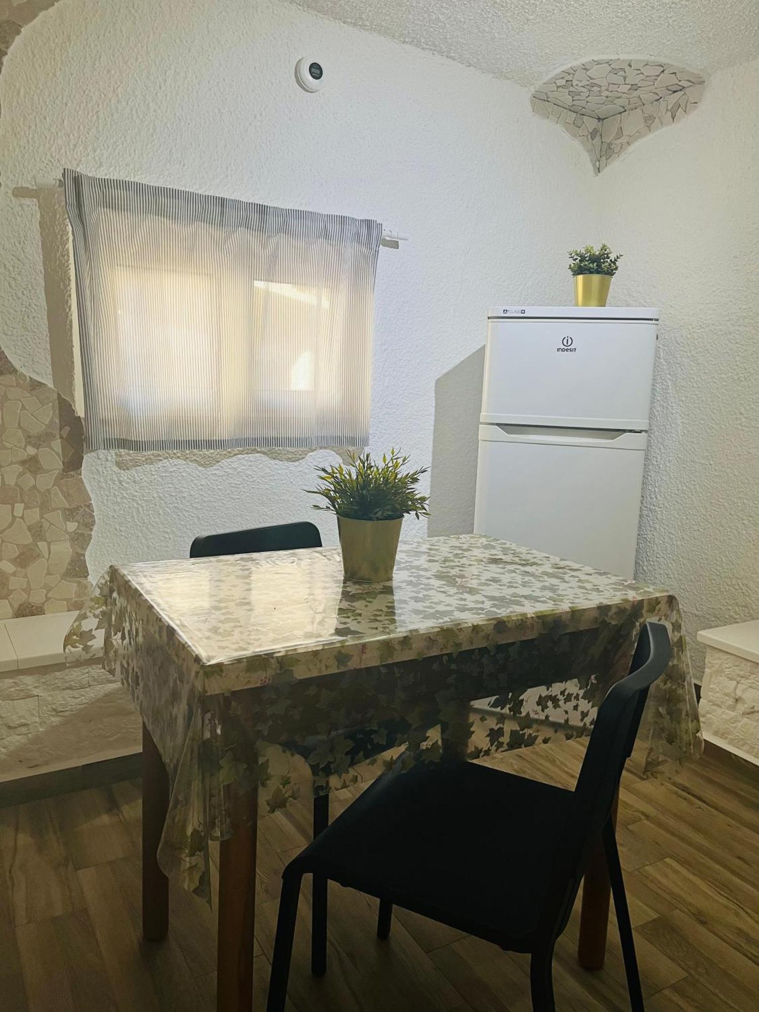 Bouganville Casa Vacanza Ambiente Climatizzato Con Wi Fi Пинето Экстерьер фото