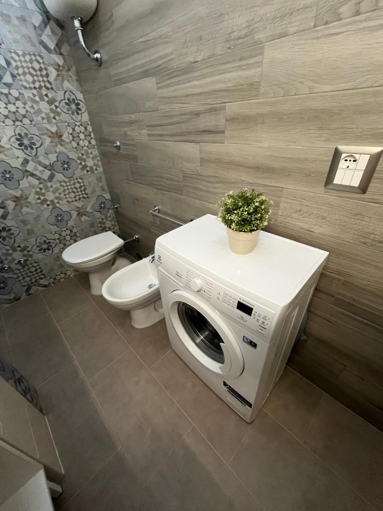 Bouganville Casa Vacanza Ambiente Climatizzato Con Wi Fi Пинето Экстерьер фото