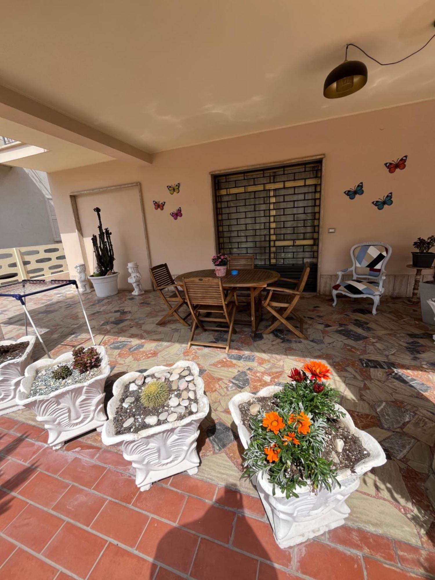 Bouganville Casa Vacanza Ambiente Climatizzato Con Wi Fi Пинето Экстерьер фото